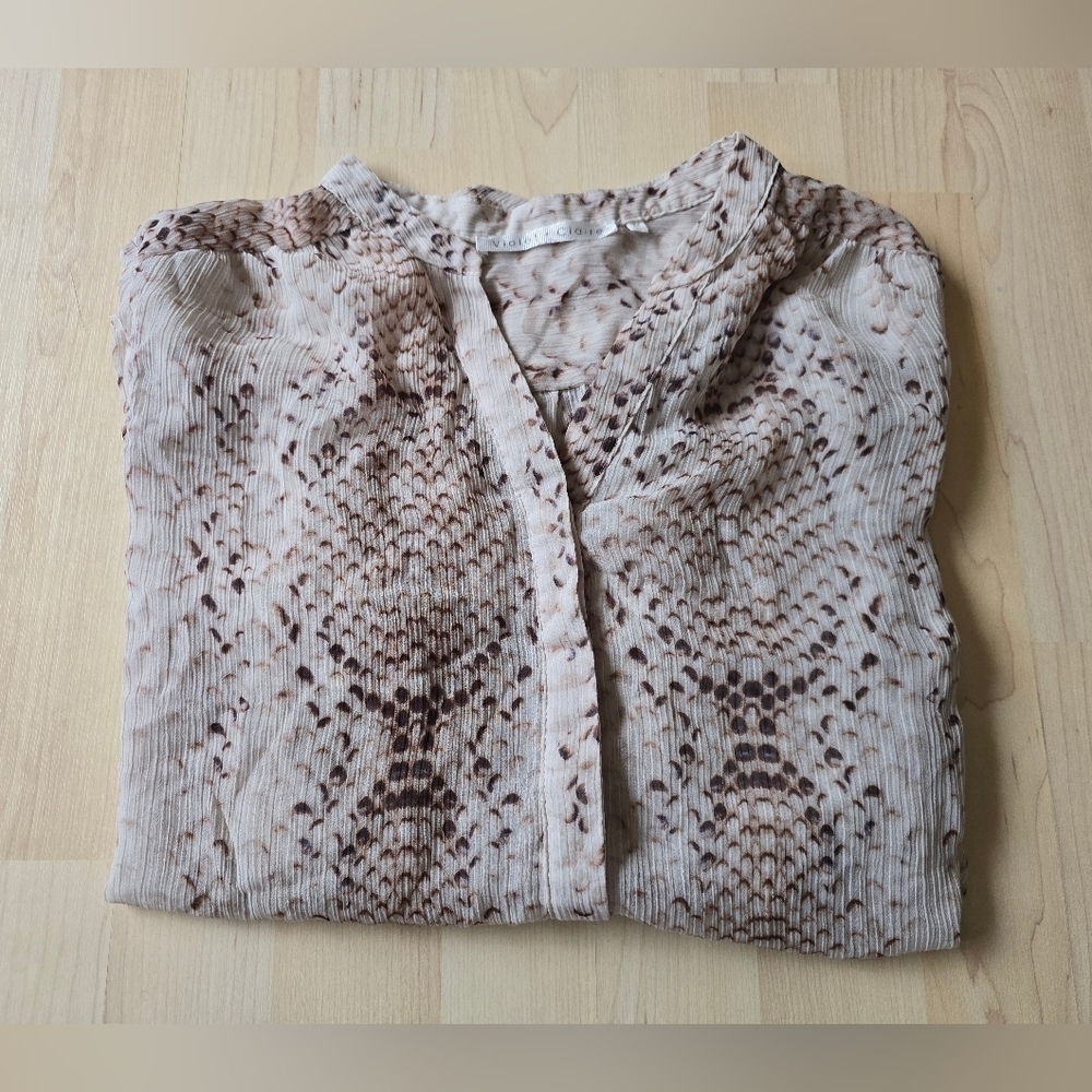 Violet And Claire Sheer Full Button Blouse Size Medium